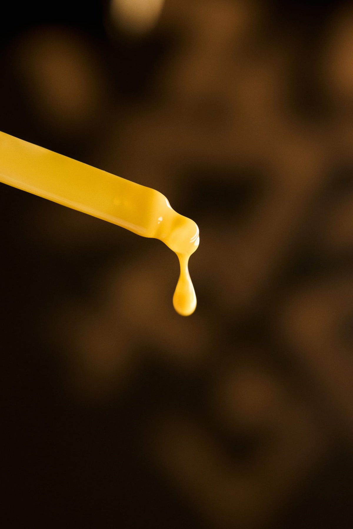 Golden serum texture